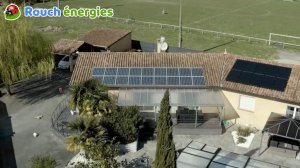 Deux photovoltaïques sur la même maison, près de Foix en Ariège