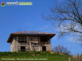 Photovoltaïque en pyramide installé sur maison en chanvre du Volvestre