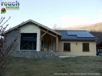 Photovoltaïque intégré sur toiture ardoise, en Ariège