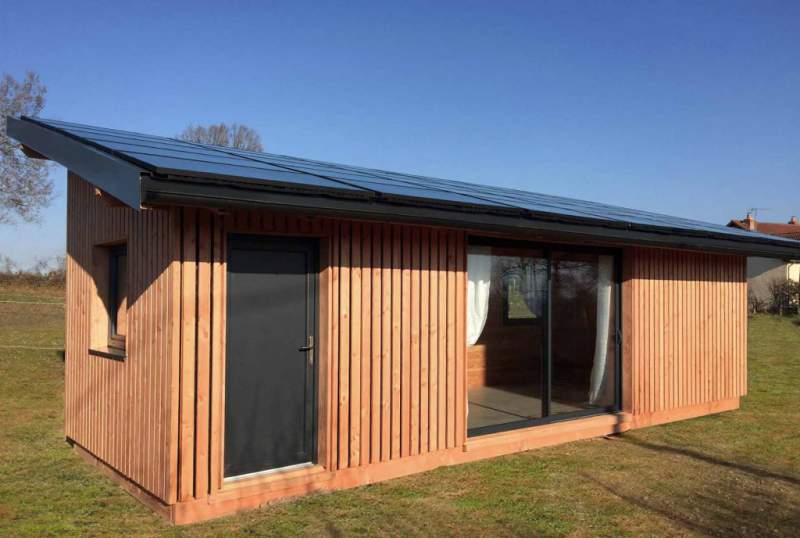 Abri de jardin avec toiture photovoltaïque