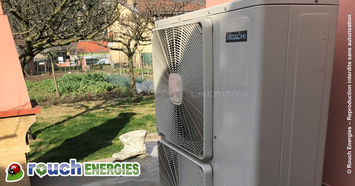Pompe à Chaleur Air Eau Hitachi Yutaki S Installée à Foix